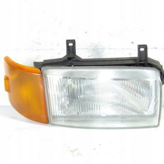 VW TRANSPORTER T4 REFLEKTOR PRAWY 302-136 VW TRANSPORTER T4 REFLEKTOR PRAWY 302-136