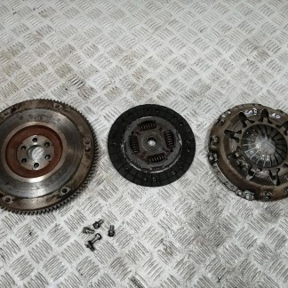 108 CITROEN C1 II AYGO 1.0 1KR-B52 SPRZEGLO DOCISK + TARCZA FRE40604 108 CITROEN C1 II AYGO 1.0 1KR-B52 SPRZEGLO DOCISK + TARCZA FRE40604