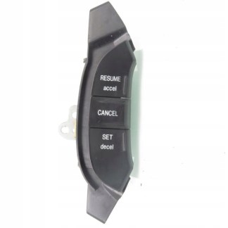 WŁĄCZNIK TEMPOMATU HONDA LEGEND III CRSSZ3M18708 WŁĄCZNIK TEMPOMATU HONDA LEGEND III CRSSZ3M18708