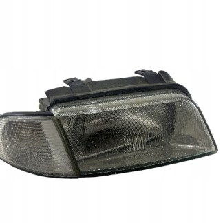AUDI A4 B5 LAMPA PRAWA PRZÓD + KIERUNKOWSKAZ AUDI A4 B5 LAMPA PRAWA PRZÓD + KIERUNKOWSKAZ