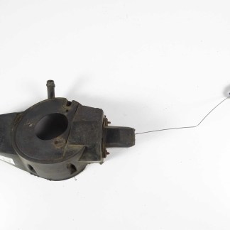 LINCOLN TOWN CAR 4.6 KLAPKA PLASTIK OSŁONA WLEWU PALIWA F8VB-5427936-A LINCOLN TOWN CAR 4.6 KLAPKA PLASTIK OSŁONA WLEWU PALIWA F8VB-5427936-A