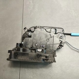 BMW X1 F48 ZAMEK PRAWY TYŁ 7281940 7 281 940 BMW X1 F48 ZAMEK PRAWY TYŁ 7281940 7 281 940