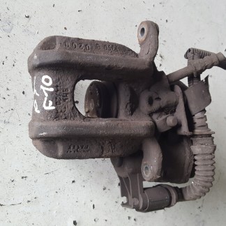 BMW 5 F10 F11 ZACISK HAMULCOWY PRAWY TYŁ BMW 5 F10 F11 ZACISK HAMULCOWY PRAWY TYŁ