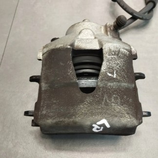 Audi A1 1.6 TDI ZACISK LEWY PRZÓD CAX28258 Audi A1 1.6 TDI ZACISK LEWY PRZÓD CAX28258