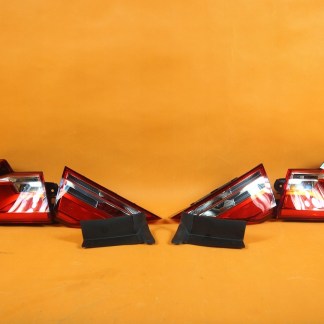 Audi A1 GB 82 Lampy TYŁ Tylne Osłony KOMPLET 82a945075 / 82a945076 82a945069a / 82a945070a / 82a945075 076 / A.0.6.3. / (Frog_Cars) Audi A1 GB 82 Lampy TYŁ Tylne Osłony KOMPLET 82a945075 / 82a945076 82a945069a / 82a945070a / 82a945075 076 / A.0.6.3. / (Frog_Cars)