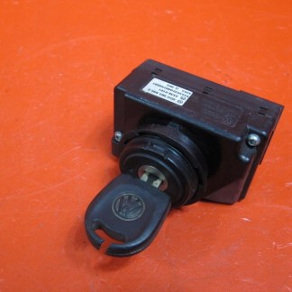 VW TOUAREG 7LA PHAETON PORSCHE CAYENNE 7L AUDI A8 D3 KLUCZYK STACYJKA 3D0905865E TOUAREG 2004 ROK SZARY VW TOUAREG 7LA PHAETON PORSCHE CAYENNE 7L AUDI A8 D3 KLUCZYK STACYJKA 3D0905865E TOUAREG 2004 ROK SZARY