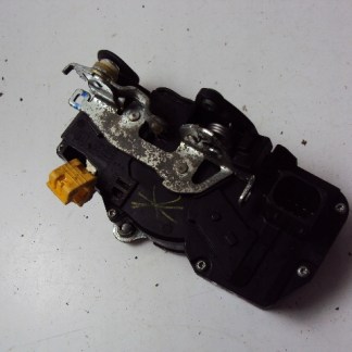 ZAMEK DRZWI LEWY TYŁ CADILLAC CTS I 02-07 ZAMEK DRZWI LEWY TYŁ CADILLAC CTS I 02-07