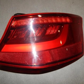 A3 8V LAMPA PRAWY TYŁ BŁOTNIKA NEON 8V3945096B A3 8V LAMPA PRAWY TYŁ BŁOTNIKA NEON 8V3945096B