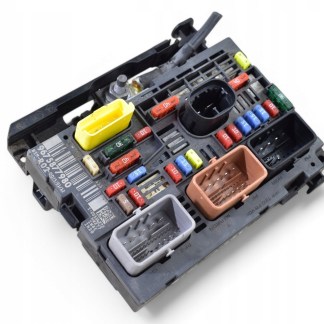 Skrzynka Moduł BSM CITROEN C4 II C5 III PEUGEOT 407 3008 I 9675877980 R02 Skrzynka Moduł BSM CITROEN C4 II C5 III PEUGEOT 407 3008 I 9675877980 R02