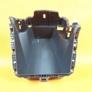 Audi A1 GB 82 Schowek Tunelu Środkowego 82B864981 82B864981 4PK / A.0.6.3. / (Frog_Cars) Audi A1 GB 82 Schowek Tunelu Środkowego 82B864981 82B864981 4PK / A.0.6.3. / (Frog_Cars)