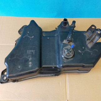 VW TOURAN III 3 2017R 2,0TDI 110KW ZBIORNIK POMPA ADBLUE 5QA131877B VW TOURAN III 3 2017R 2,0TDI 110KW ZBIORNIK POMPA ADBLUE 5QA131877B