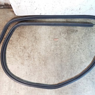 USZCZELKA KAROSERYJNA CHRYSLER VOYAGER IV USZCZELKA KAROSERYJNA CHRYSLER VOYAGER IV