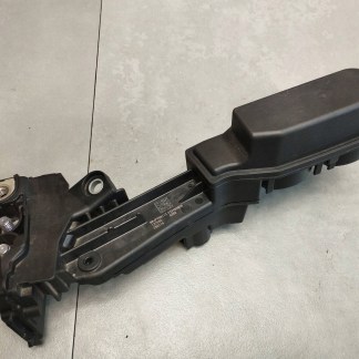 BMW 7 G11 PRZEKAŹNIK ZASILANIA AKU 933982803 BMW 7 G11 PRZEKAŹNIK ZASILANIA AKU 933982803