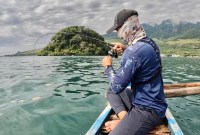 Petualangan Mancing Laut: Sensasi Tarikan Ikan Di Atas Perahu Kecil Petualangan Mancing Laut: Sensasi Tarikan Ikan Di Atas Perahu Kecil