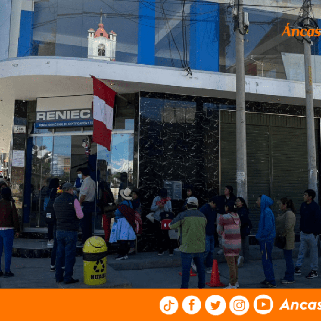 Indignación en RENIEC Huaraz: corte eléctrico deja sin atención a usuarios – Peru vision digital Indignación en RENIEC Huaraz: corte eléctrico deja sin atención a usuarios – Peru vision digital
