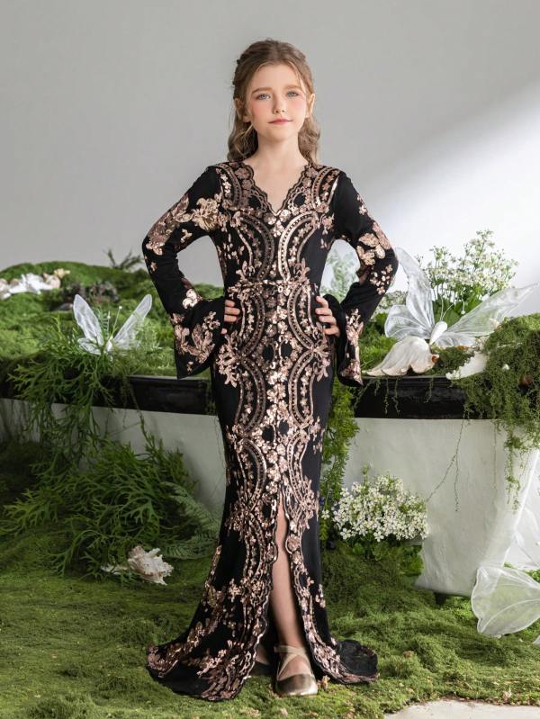 Fit and flare must varrukatega kleit Fit and flare must varrukatega kleit