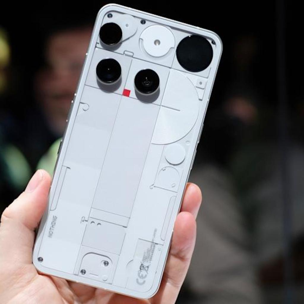 A small, playful dot-matrix screen yet in the company’s most expensive phone A small, playful dot-matrix screen yet in the company’s most expensive phone