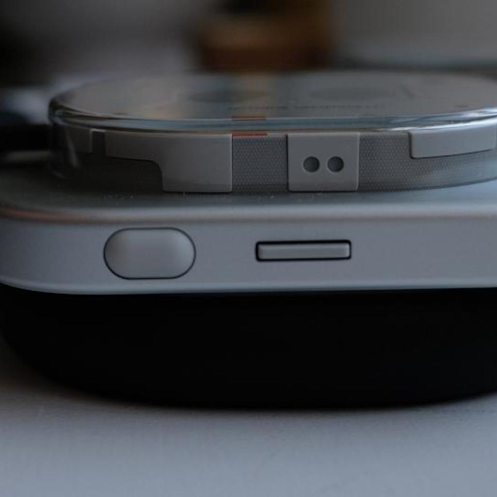 Nothing’s first over-ear headphone wants to be a quirky $ 300 airpods maximum option Nothing’s first over-ear headphone wants to be a quirky $ 300 airpods maximum option