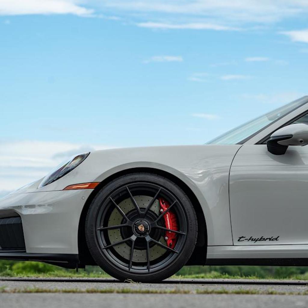 The first hybrid is better with 911 battery The first hybrid is better with 911 battery