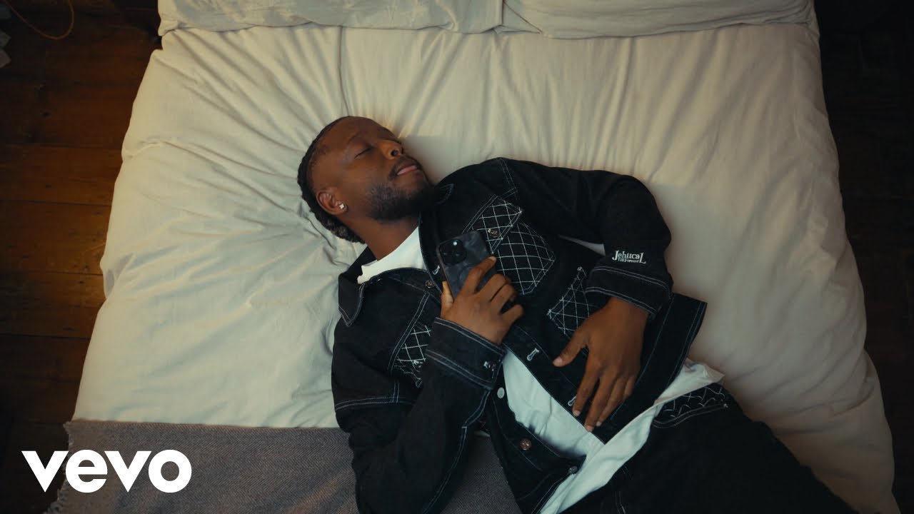 Chike – Apple (Official Video) Chike – Apple (Official Video)