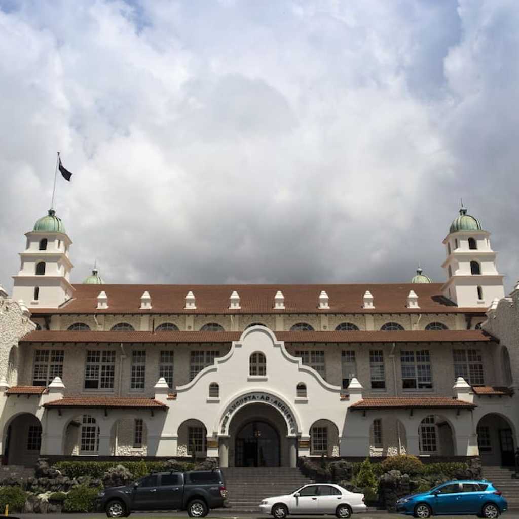 Auckland Grammar School Requests 00 in Voluntary Parent Donations Auckland Grammar School Requests 00 in Voluntary Parent Donations