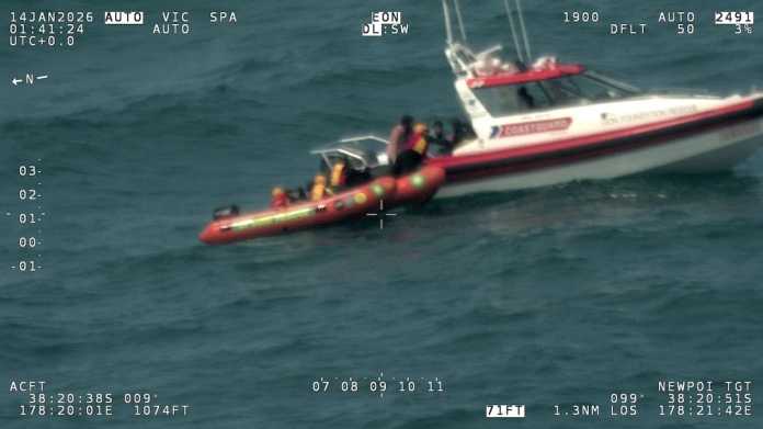 Dramatic Sea Rescue Off Tolaga Bay Saves Three Lives Dramatic Sea Rescue Off Tolaga Bay Saves Three Lives