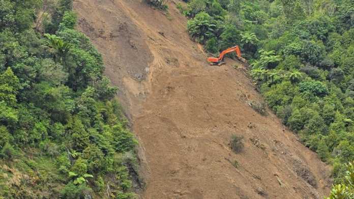 Crews Aim to Resume Work on SH2 Waioeka Gorge by Friday Crews Aim to Resume Work on SH2 Waioeka Gorge by Friday