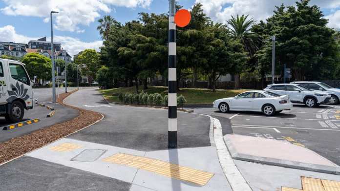Parnell Cycle Path Crossing Pole Sparks Controversy Parnell Cycle Path Crossing Pole Sparks Controversy