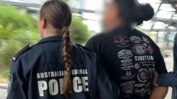 Auckland Man Arrested for Allegedly Smuggling 21kg of Heroin from Thailand into Australia Auckland Man Arrested for Allegedly Smuggling 21kg of Heroin from Thailand into Australia