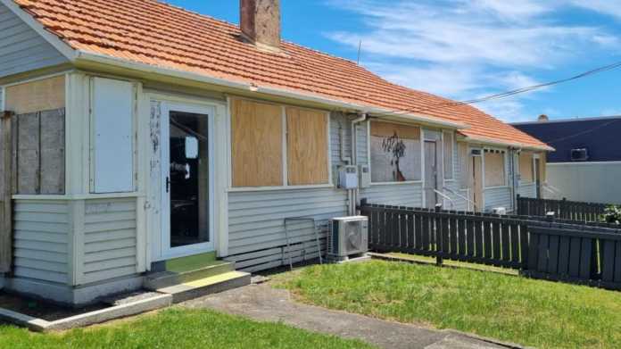 Ex-Mayor Seeks Control of Nearby Government Flats to Complement His Private Apartment Complex Ex-Mayor Seeks Control of Nearby Government Flats to Complement His Private Apartment Complex