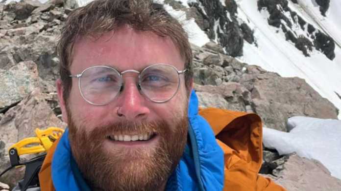 Tribute to Connor McKenzie: Climber Dies in Tragic Sabre Peak Accident Tribute to Connor McKenzie: Climber Dies in Tragic Sabre Peak Accident