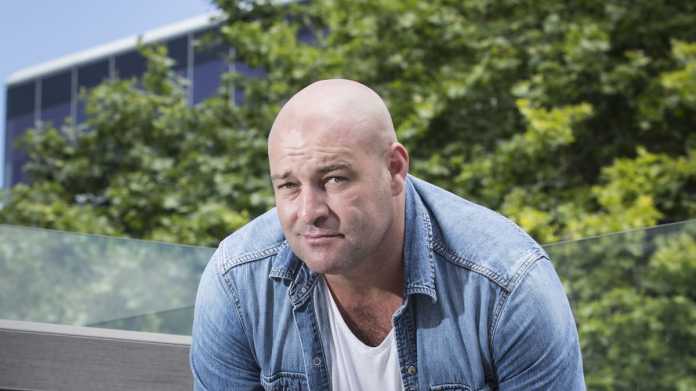 Leigh Hart Thanks NZ Nurses, Slams Racist Patients After Hospital Stay Leigh Hart Thanks NZ Nurses, Slams Racist Patients After Hospital Stay