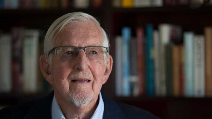 Tributes Paid to Former High Court Judge Robert Smellie After His Passing Tributes Paid to Former High Court Judge Robert Smellie After His Passing