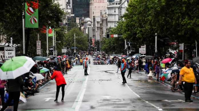 Auckland Santa Parade Goers Warned to Bring Umbrellas Amid Forecasted Bad Weather Auckland Santa Parade Goers Warned to Bring Umbrellas Amid Forecasted Bad Weather