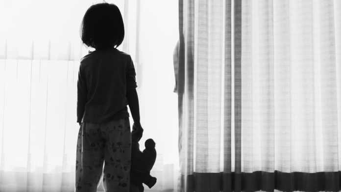 Child Discovers Decomposing Body of Father in Auckland Home Child Discovers Decomposing Body of Father in Auckland Home