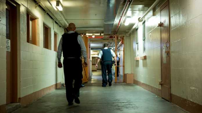 Inmate’s Desperate Act: Convicted Rapist Swallows Razor Blade in Prison Inmate’s Desperate Act: Convicted Rapist Swallows Razor Blade in Prison