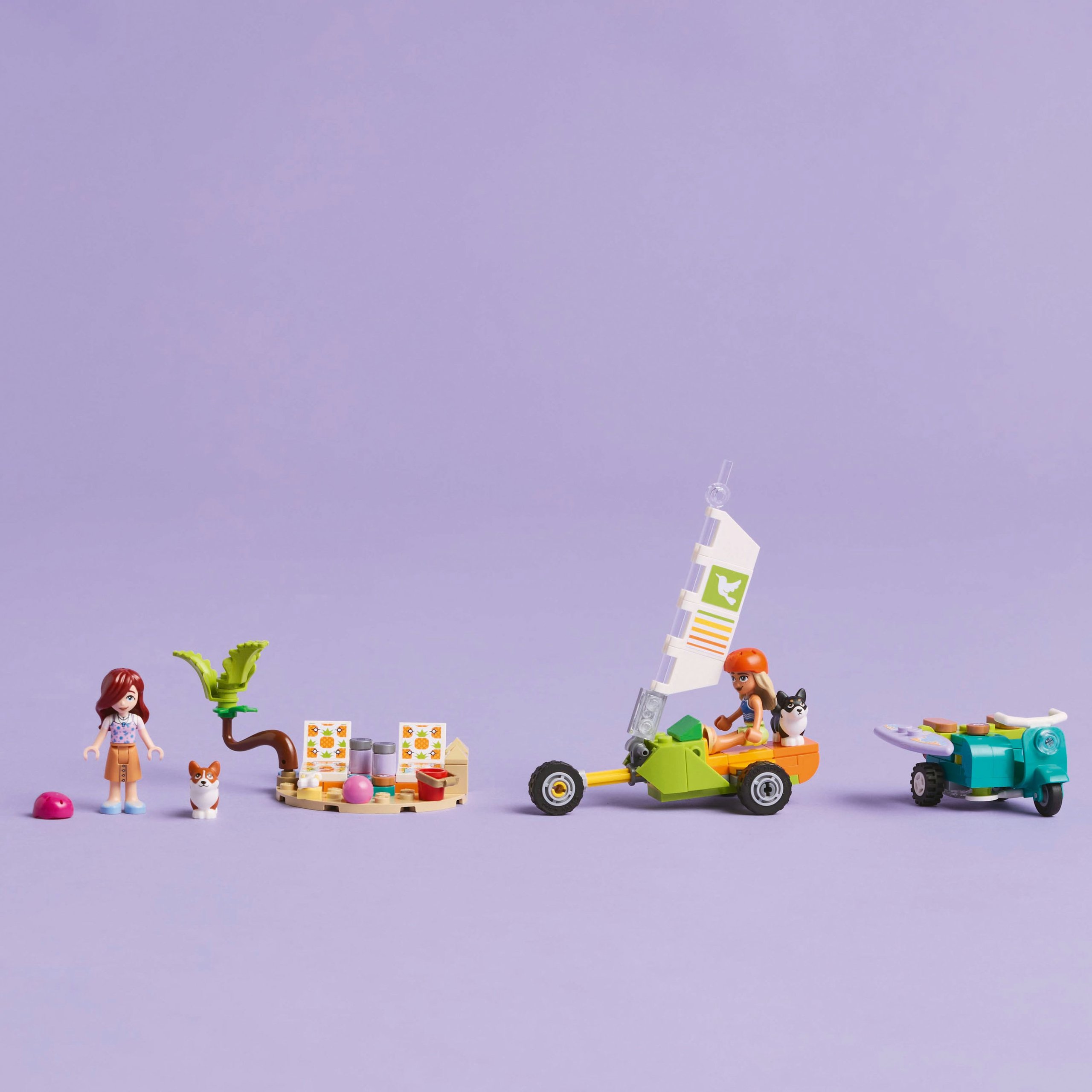 LEGO Friends 42641 nuotykis su banglentininkais ir skuteriu