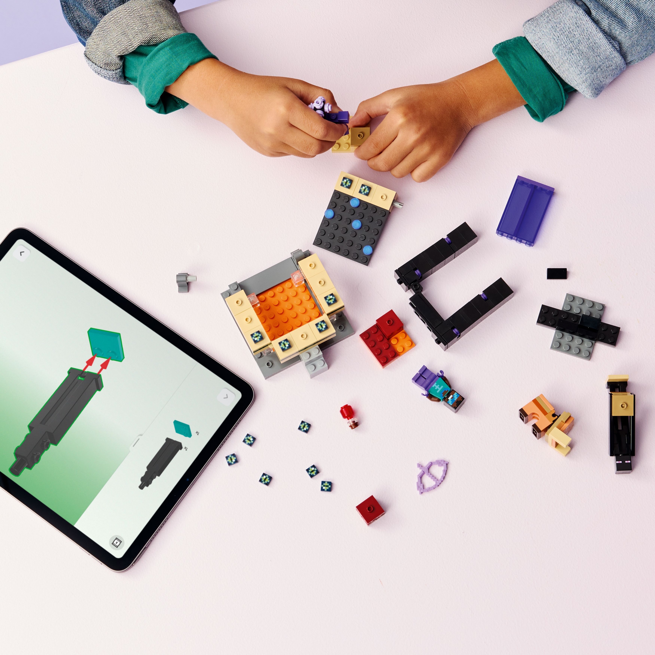 LEGO Minecraft kelionė per portalą į Netheringą