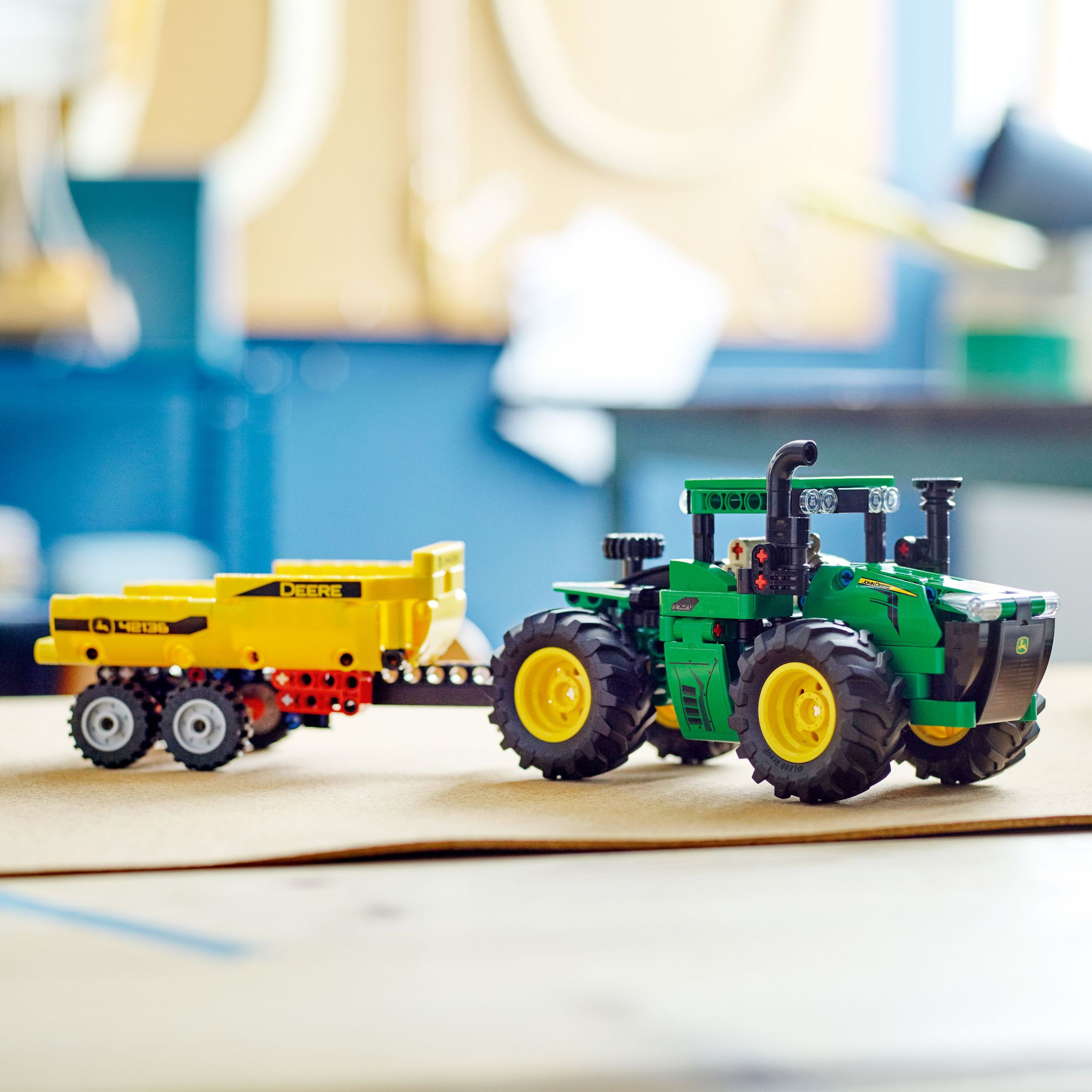 LEGO Technic traktorius John Deere 9620R