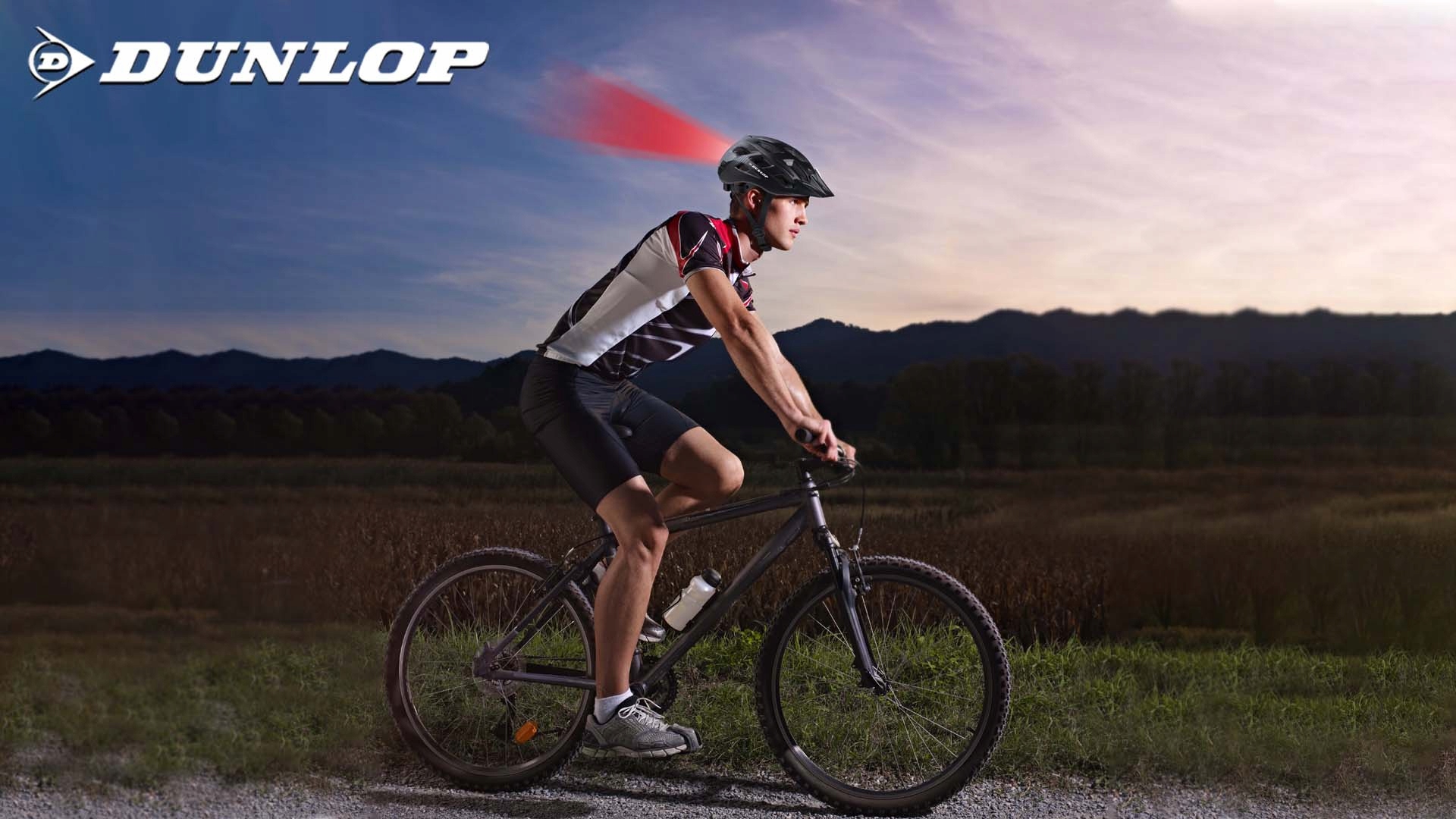 Dunlop dviračio šalmas su LED žibintu raudona šviesa