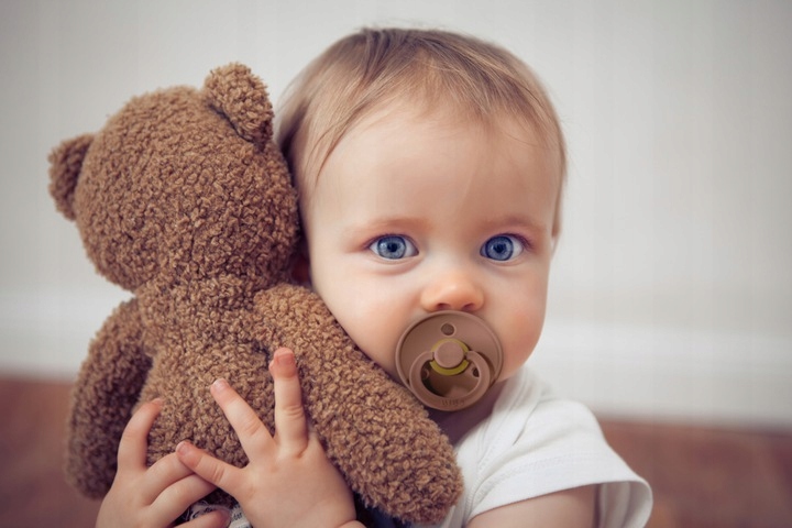 Bibs natūralaus kaučiuko smočelis 6-18m 2vnt