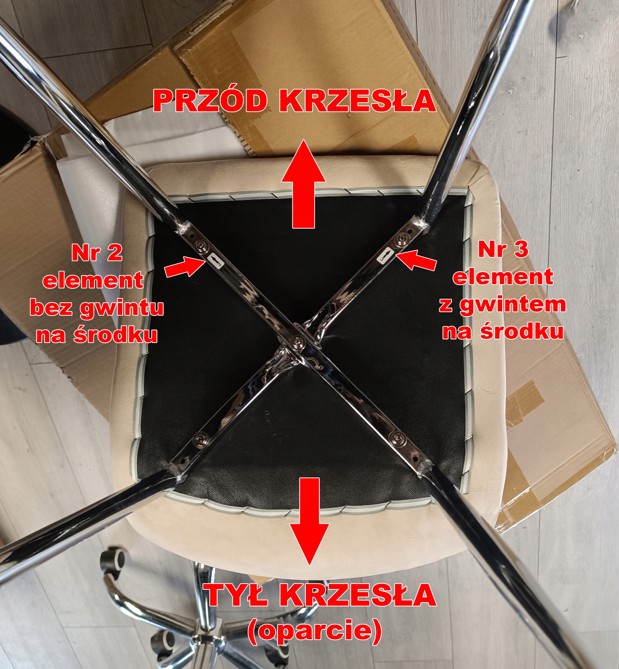 Rožinio aksomo minkšta kėdė svetainei, valgomajam, dygsniuota lašiša