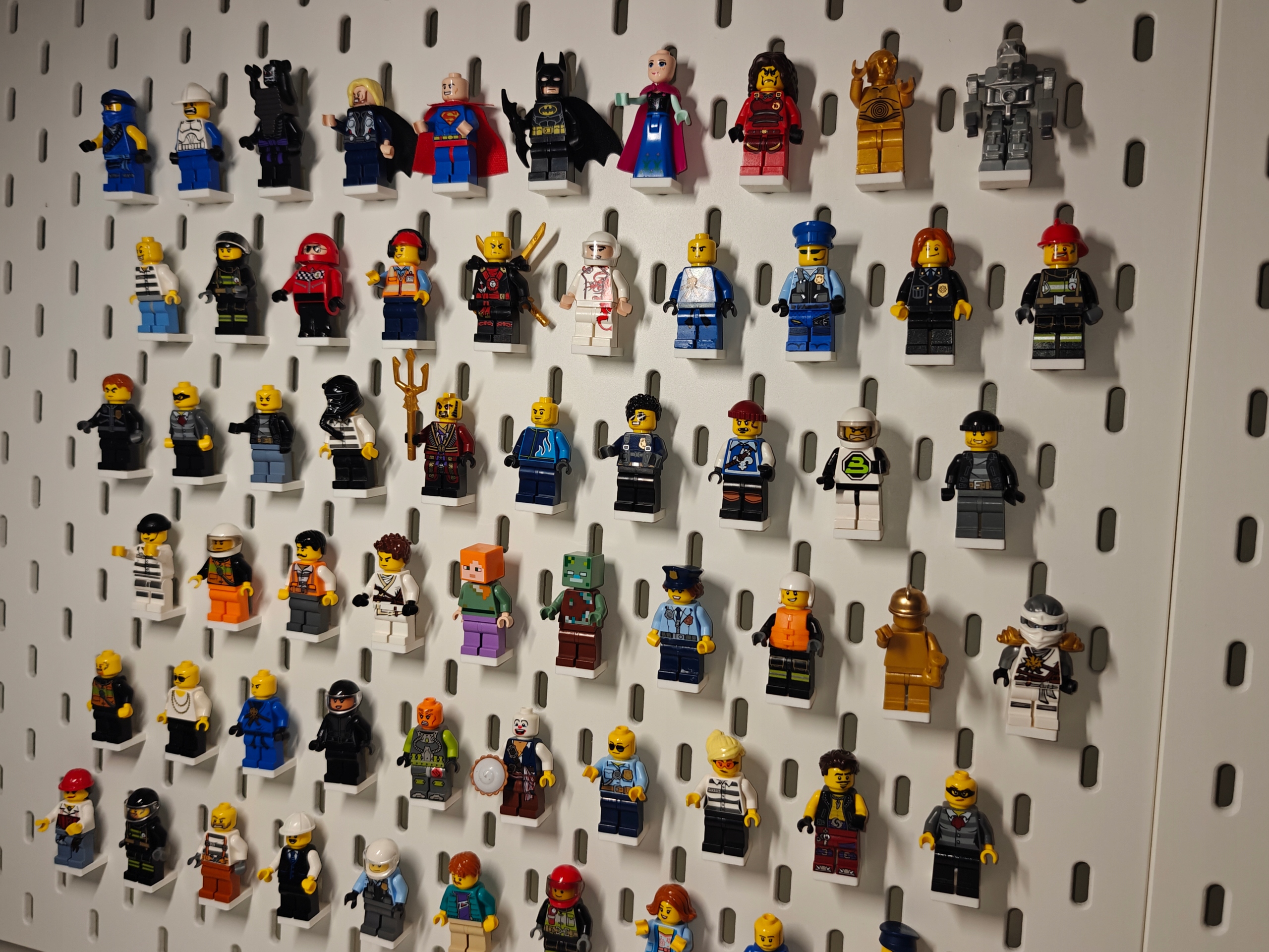 Ikea Skadis laikiklis figūrėlėms, 40 vnt