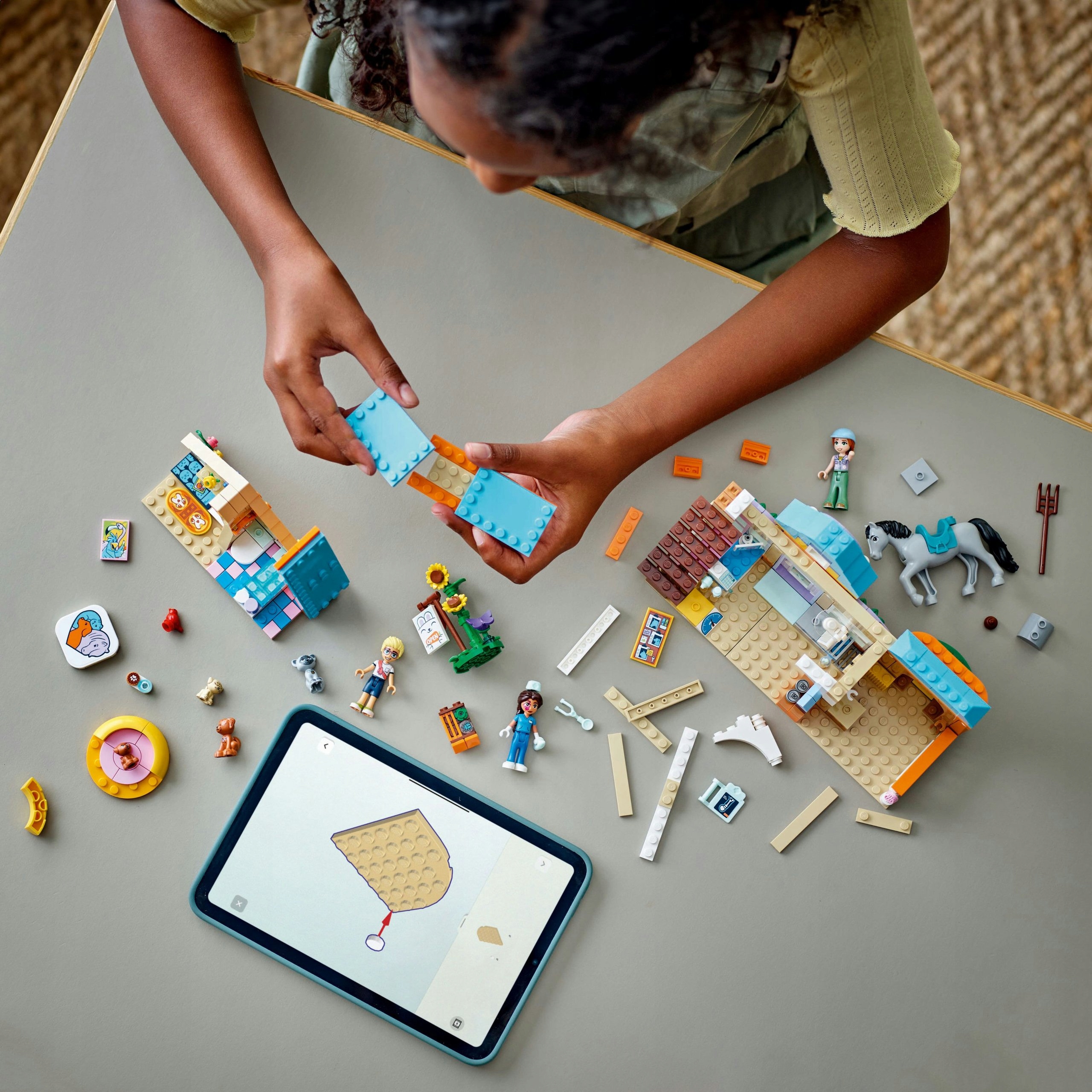 LEGO Friends 42651 žirgas ir gyvūnų klinika
