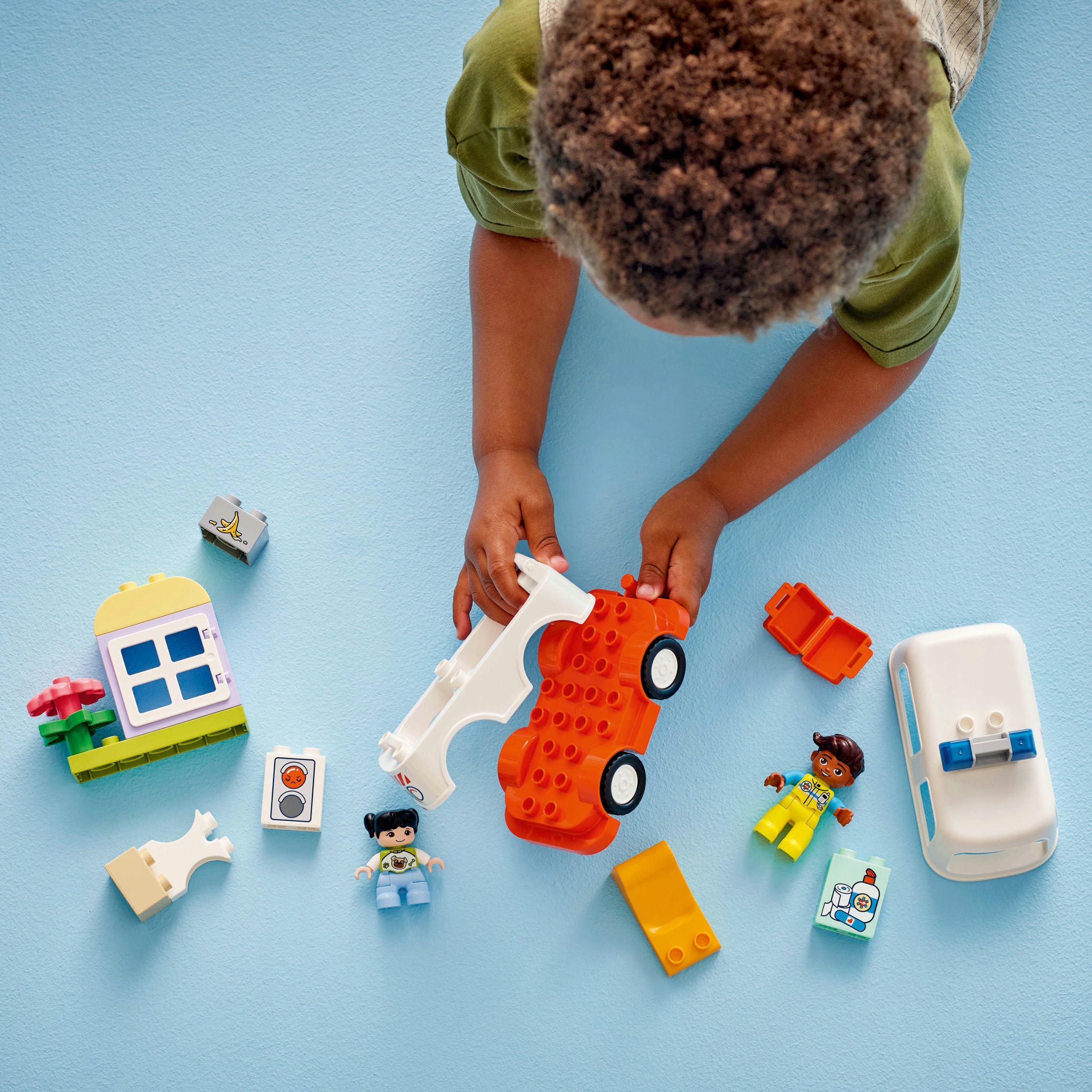 Lego Duplo karetka su vairuotoju 10447