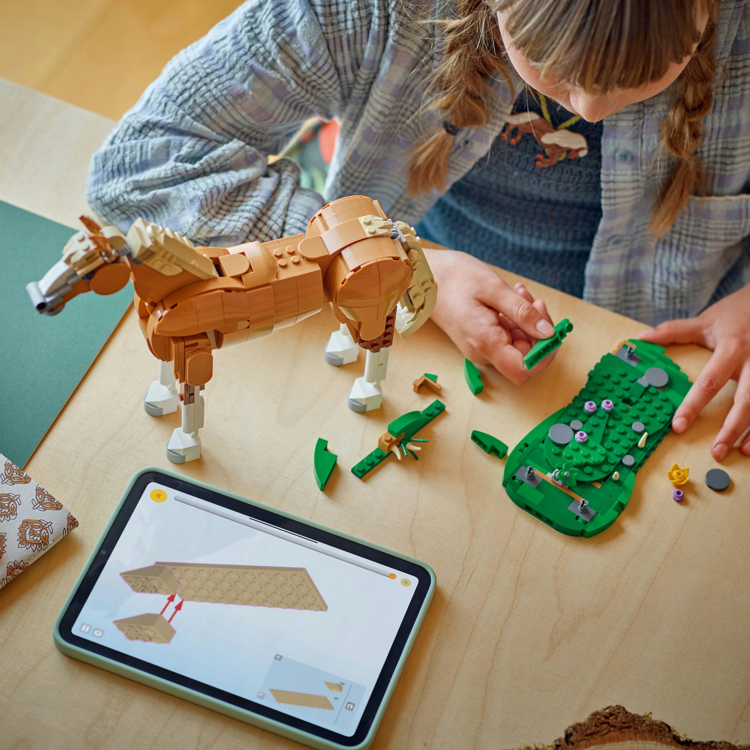 LEGO Creator 3w1 31166 gražus žirgas konstravimas