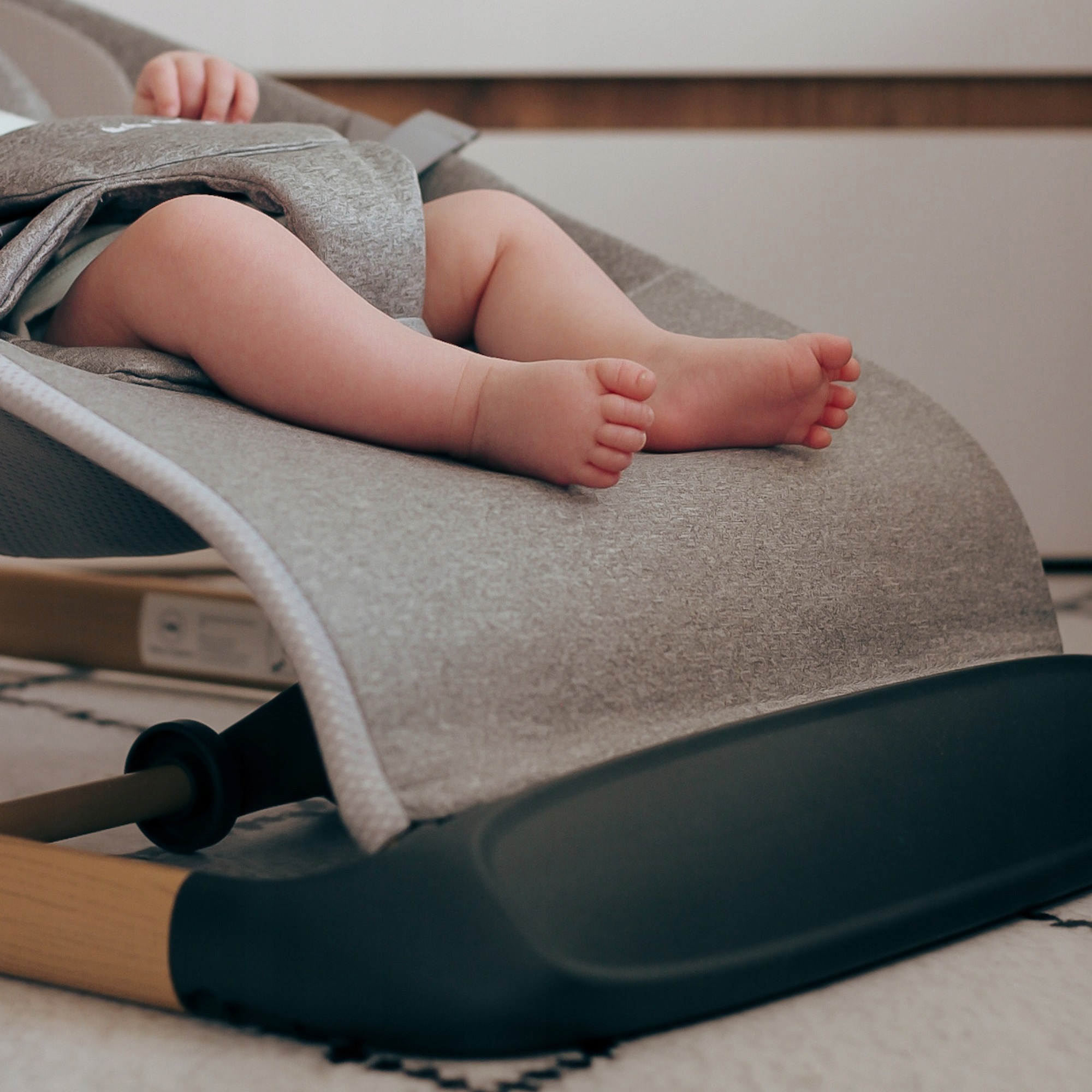 Moby System gultukas-šūpuolys 2in1 su diržais