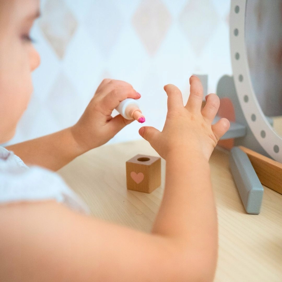 Mamabrum medinė toaletka su tūpimui ir aksesuarais