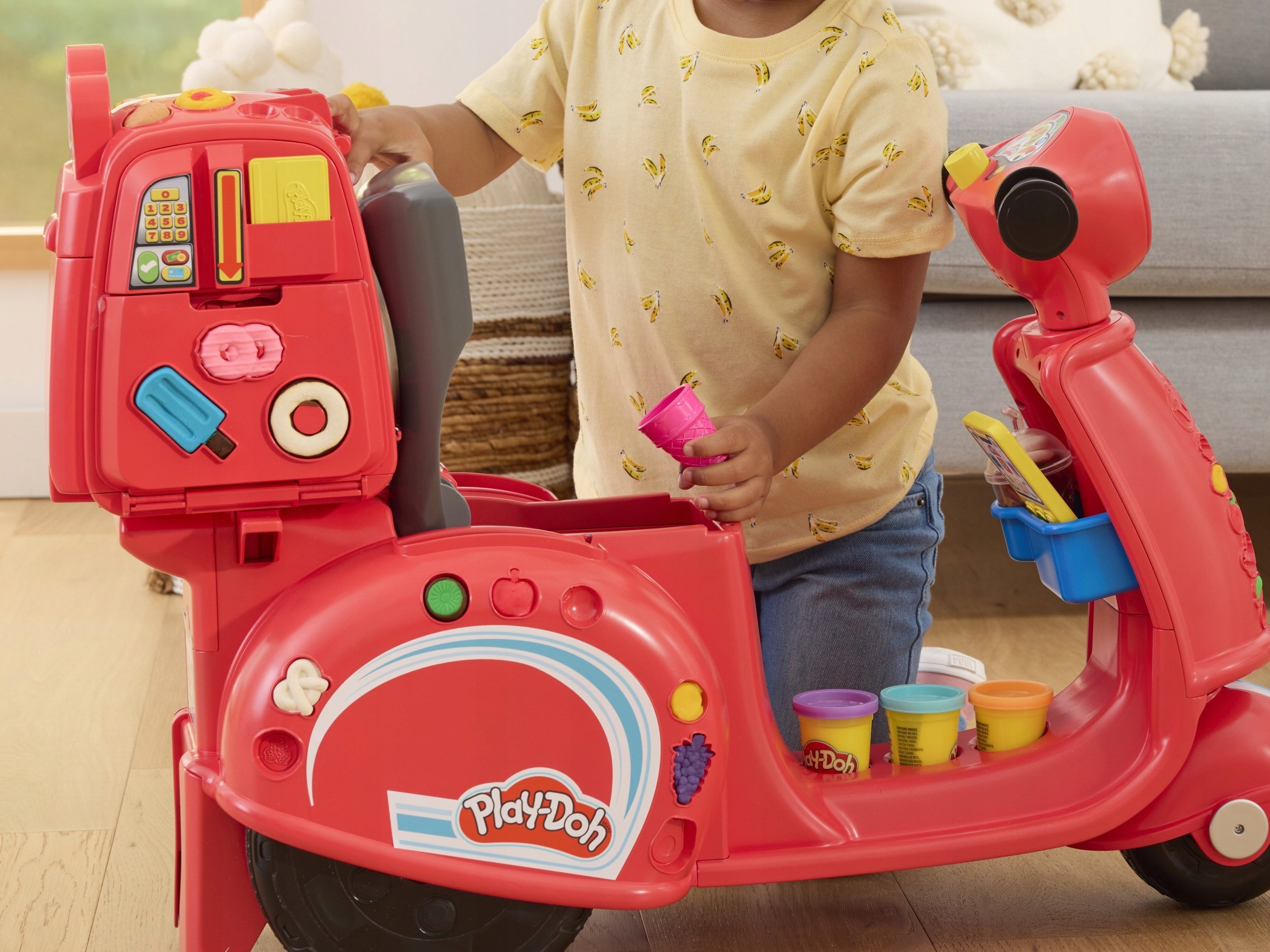 Play-Doh pizzerijos skuteris su 10 tubų ciastolina F8803