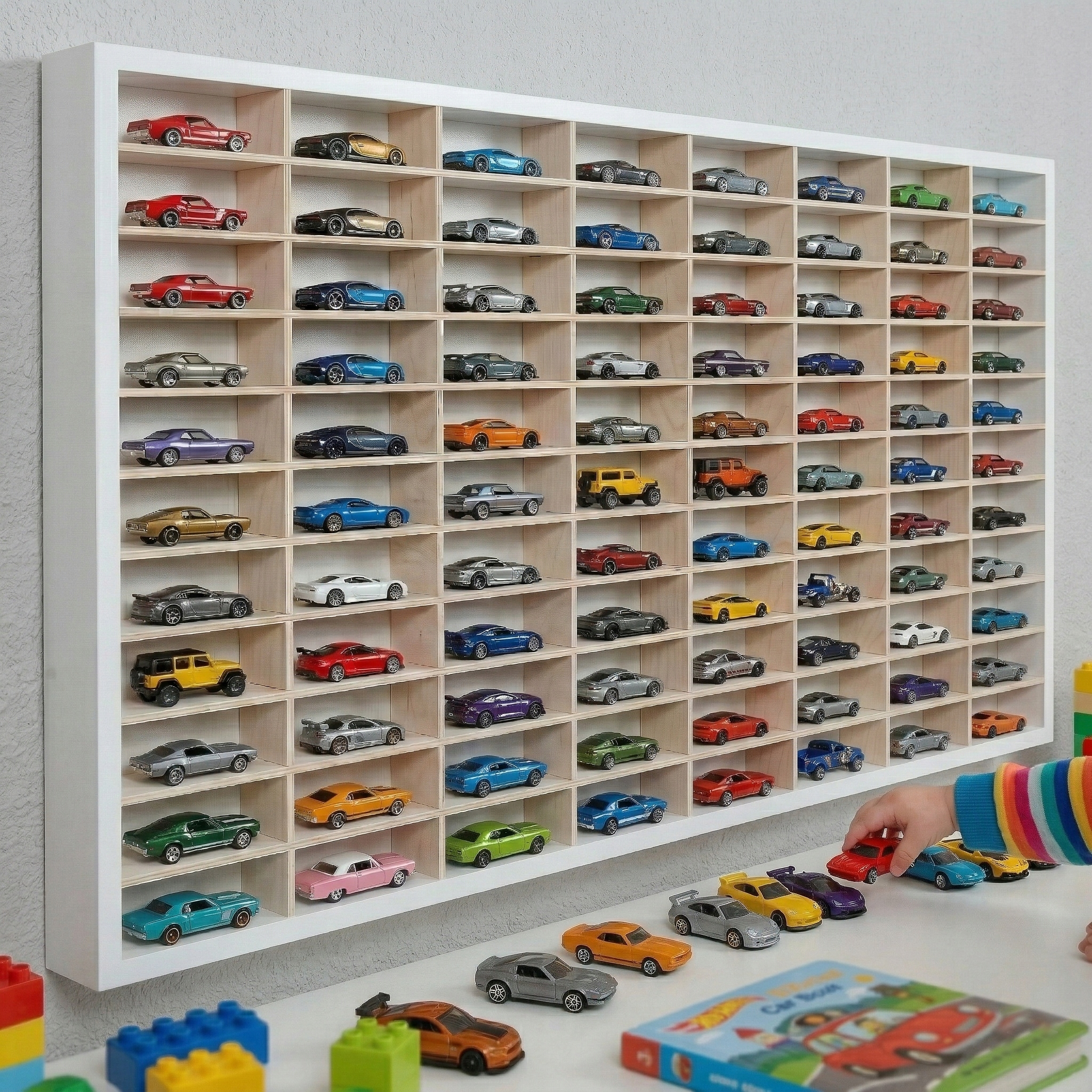 Sklejkowo balta lentyna 80 lizdų kolekcijai 1:64